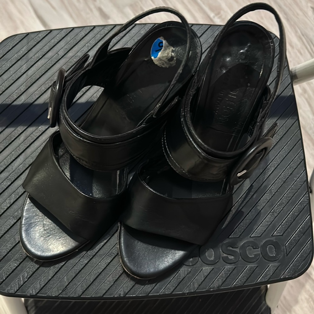 Used -Made in Italy black Leather Block Heeled Sandals by Napoleoni Size 37